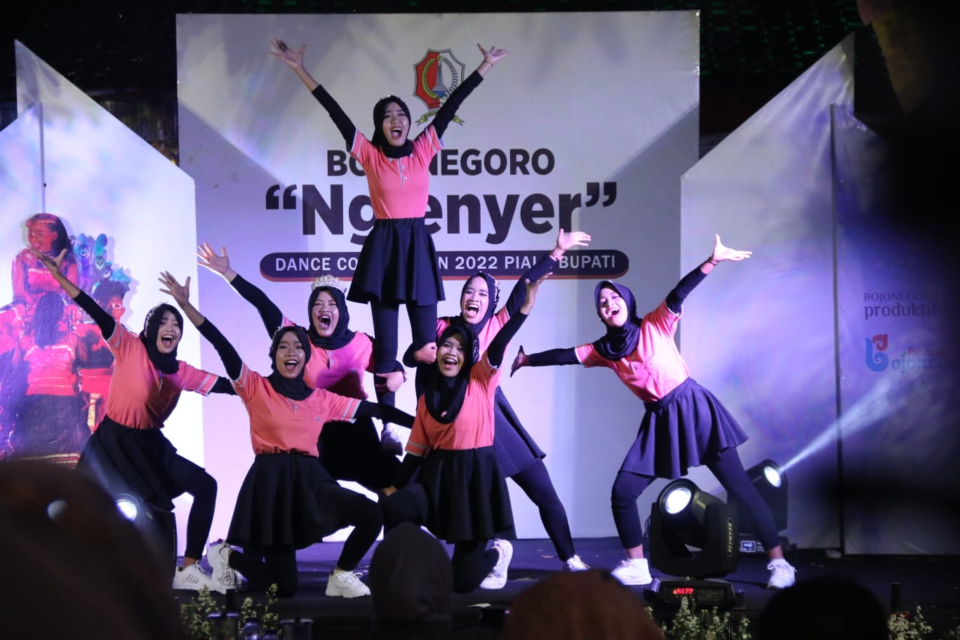 Dance Compettion HUT ke-77 di Sugihwaras